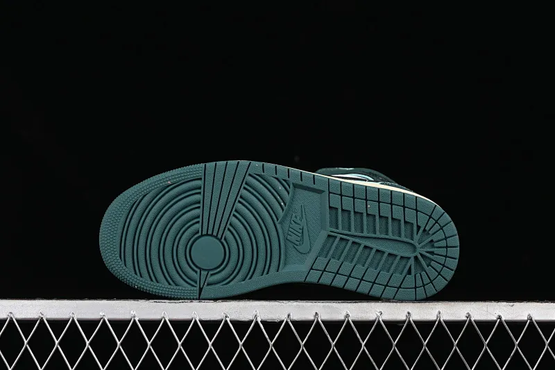All Categories Air Jordan Jordan Series Basketball Shoes Air Jordan 1 Mid Air Jordan 1 Mid AJ1 Joe 1 Snake Print Black Green Toe Zhongbang Basketball Shoes FQ7818-100